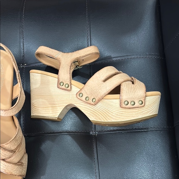 Kork-Ease Tan Platform Sandals - Picture 4 of 4